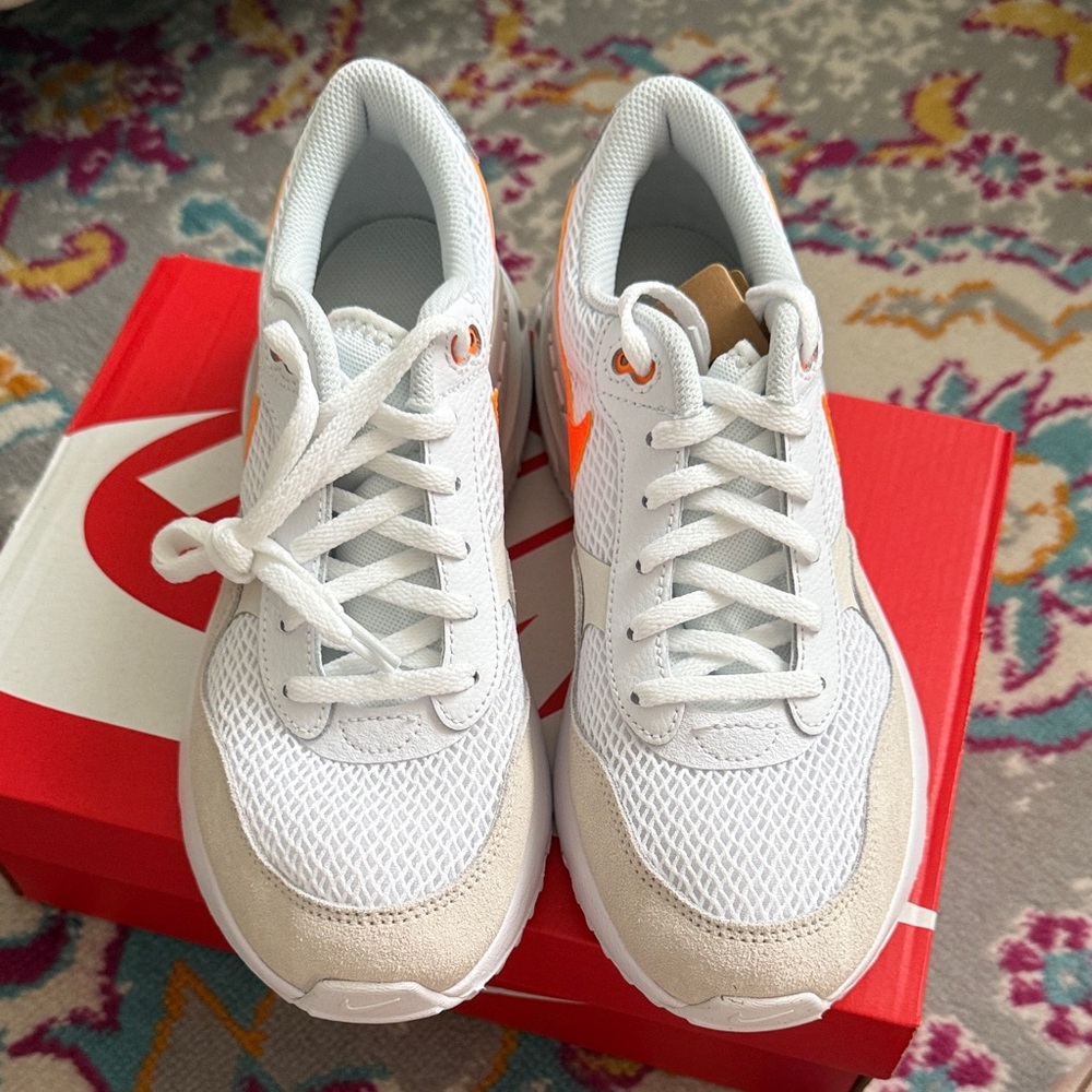NIKE Women’s Air Max System White Sneakers with Bright Orange Swoosh NIB 6Y/7.5W - Picture 2 of 7